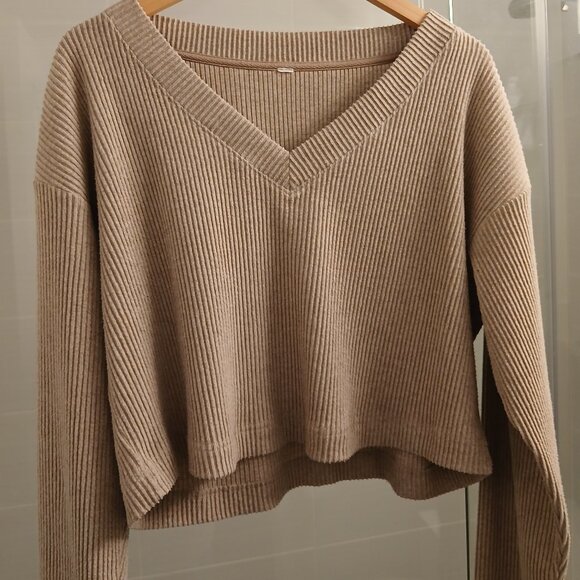 ALO Yoga Muse V-Neck Pullover Heather Gravel - Picture 1 of 14